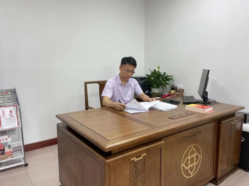 德甲电子·(中国)网站校友许云获评第六届  广东省“人民满意的公务员”称号